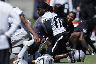What did Raiders WR Davante Adams really say when asked to compare Derek Carr, Aaron Rodgers?