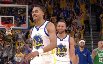 1 Warriors photo has NBA fans thinking Steph Curry unintentionally recreated the Distracted Boyfriend meme