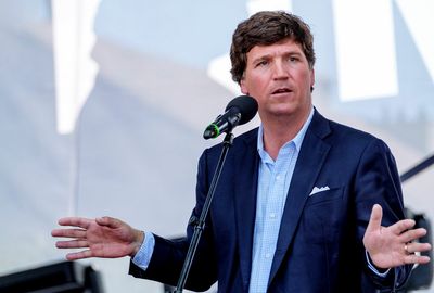 Fox airs Jan. 6 hearing, Tucker is mad