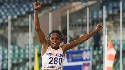 Aishwarya breaks triple jump National record