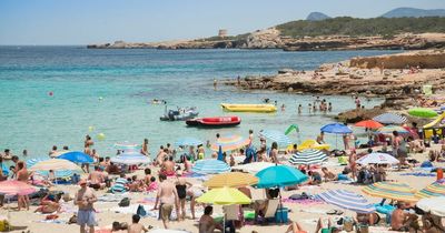 Heat wave warning for tourists in Spain as temperatures rise above 40C