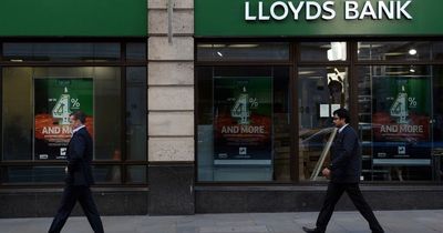 Lloyds boosts staff with £1,000 bonus to help pay for cost of living rise