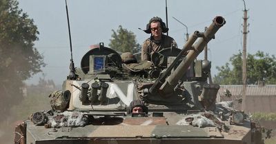 Dramatic 'predator’-style infrared footage shows bombs being dropped on Russian troops