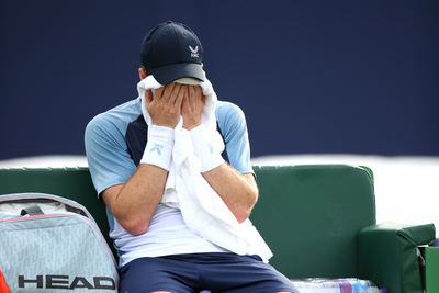 Murray pulls out of Queen's Club Championships over abdominal injury