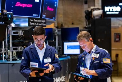 Wall Street recession fears ramp up as S&P 500 tumbles