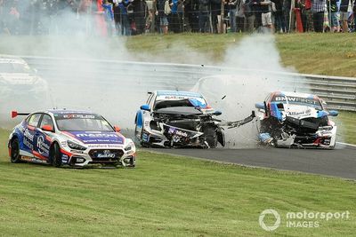 Lloyd could be forced out of rest of BTCC season after heavy smash