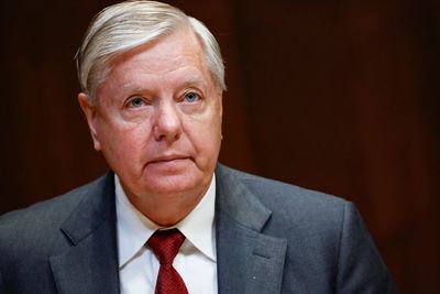 Lindsey Graham says climate change is no reason to 'destroy' fossil fuel industry in debate with Bernie Sanders