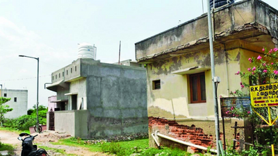 Streetlights in Korattur lake are illegal: Chennai revenue department