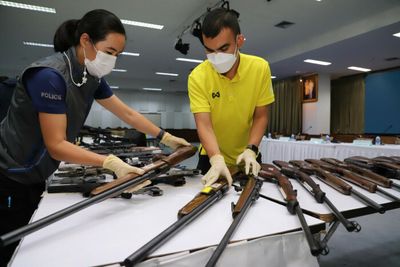 Police crack down on gun trading ring