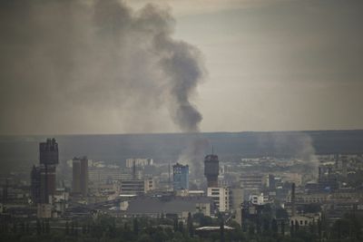 Zelensky pleads for arms as Russian forces lay siege to Severodonetsk