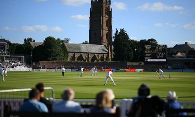 County cricket: Patterson-White brings Leicestershire back down to Earth