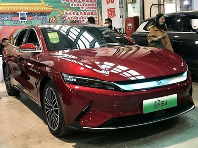 Warren Buffett-Backed EV Maker Ranked Amongst Top 3 Automakers in China Beating Tesla, Nio, Xpeng