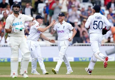 England chasing target of 299 to win second Test against New Zealand