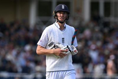England set 299 to win second Test and series against New Zealand