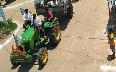 Andhra Pradesh: Jubilant farmers take out tractor rally to thank govt. in Konaseema