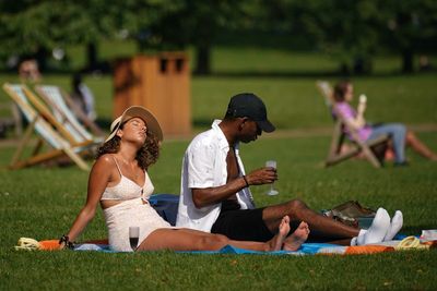 UK heatwave 2022: Met Office issues health alert as temperatures to reach 34C