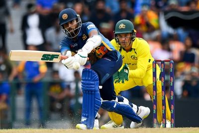 Mendis anchors Sri Lankan batting in first ODI against Australia