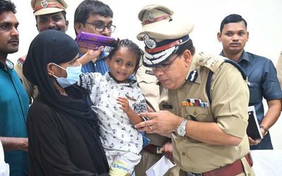 Andhra Pradesh: Three-year-old girl abducted from Vijayawada railway station rescued, four women arrested