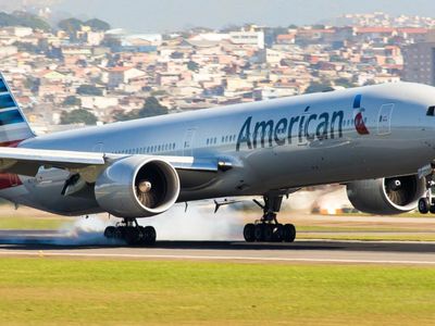 American Airlines Bulls, Bears Battle Over This Level: Where Will The Stock Land?