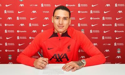Liverpool confirm Darwin Núñez signing in £85m deal from Benfica