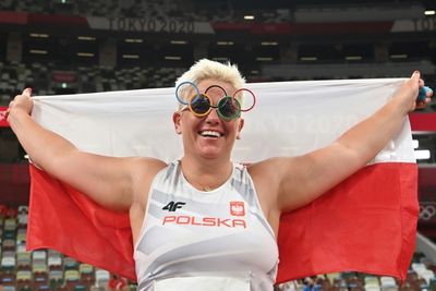 Polish hammer star Wlodarczyk to miss world championships