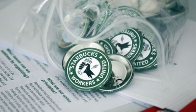 Bucktown Starbucks workers back union drive