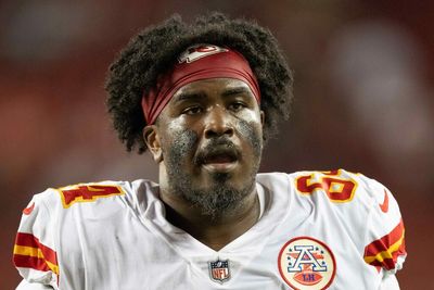 Chiefs waive C Darryl Williams from 90-man offseason roster