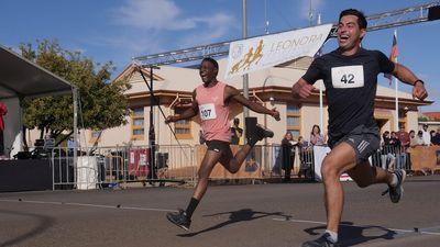 Golden Gift attracts tourists from across the country as athletes compete in 'Australia’s richest mile'
