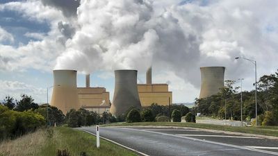 Huge Yallourn coal-fired power plant operating at half capacity as energy crisis pressures mount