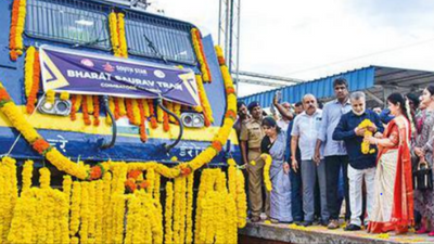 First Bharat Gaurav private train chugs out of Coimbatore
