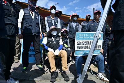 S Korean truckers end week-long strike