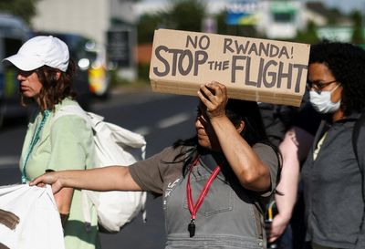 Britain to fight legal challenges against Rwandan immigration plan