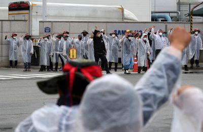 Analysis-South Korea truckers' win no harbinger of labour market peace