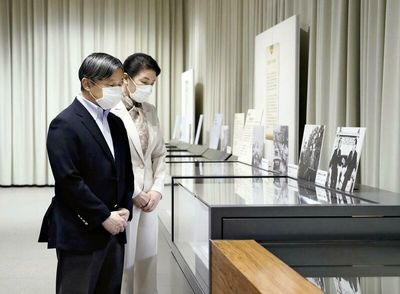 Emperor visits Tokyo exhibit on Okinawa