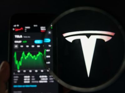 Cathie Wood Loads Up On Tesla Stock For 6th Time This Month