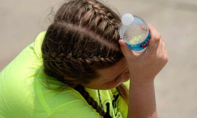 Over a third of US population urged to stay indoors amid record-breaking heat