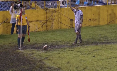 10 wild photos from the USMNT’s ridiculously muddy match against El Salvador