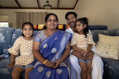 Immigration minister says Nadesalingam family can stay in Biloela ‘with certainty’