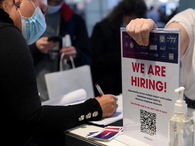 Labour market tightens as 60,600 find work