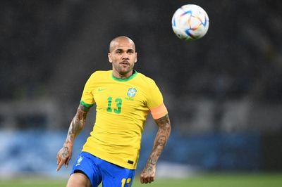 Dani Alves leaves Barcelona for second time