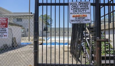 As temperatures soar, City Council members angered by closed Park District pools