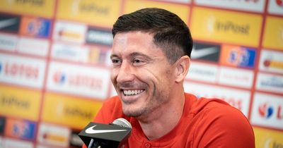 Robert Lewandowski told Arsenal transfer is "better option" than Man Utd