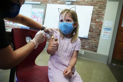 Access, hesitancy loom over COVID-19 vaccine rollout for toddlers - Roll Call