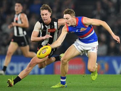 Bulldogs' Dale signs five-year AFL deal