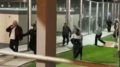 Yongah Hill detainee dies after fracas, fires break out at WA detention centre