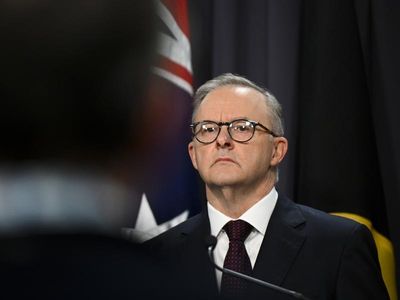 Albanese talks down new hospitals deal