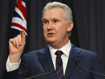 Paid domestic violence leave moves ahead