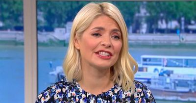 Holly Willoughby in awkward fashion blunder while travelling to Royal Ascot