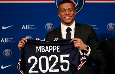 Mbappe 'confused' by 'political and economic pressure', Perez says