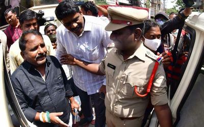 Andhra Pradesh Congress Committee protest foiled, leaders shifted to police stations